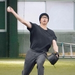 　キャッチボールする楽天・西垣＝楽天モバイル最強パーク宮城