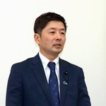 　衆院選福井２区からの出馬見送りを表明した山本建氏＝２４日午後、福井県鯖江市