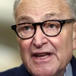 　民主党上院のシューマー院内総務＝１３日、ワシントン（ロイター＝共同）