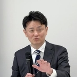 　記者会見する卓球男子日本代表元監督の倉嶋洋介氏＝２７日、東京都内