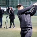 　打撃練習で汗を流す楽天・村林＝楽天モバイル最強パーク宮城