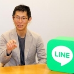 　インタビューに応じるＬＩＮＥヤフーの朝井大介執行役員