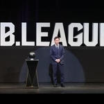 　初開催したバスケットボール「Ｂリーグ・プレミア」の新人ドラフトであいさつする島田慎二チェアマン＝２９日、東京都内