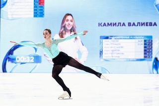 　フィギュアスケートのジャンプを競うロシア連盟の大会で、準決勝に出場したカミラ・ワリエワ＝１日、モスクワ（タス＝共同）