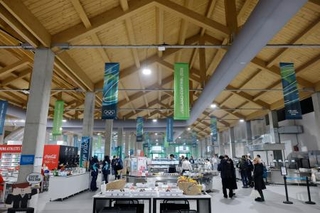 　ミラノ・コルティナ冬季五輪の選手村の食堂＝３日、イタリア・ミラノ（共同）