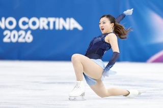 　団体女子ＳＰ　演技する坂本花織＝ミラノ（共同）