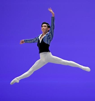 　第５４回ローザンヌ国際バレエコンクールの最終選考で、５位に入賞した佐居勇星さん＝７日、スイス・ローザンヌ（共同）