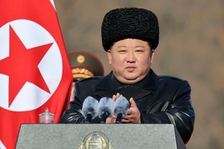 　朝鮮人民軍創建７８年となった８日、国防省を訪れた北朝鮮の金正恩朝鮮労働党総書記（朝鮮中央通信＝共同）
