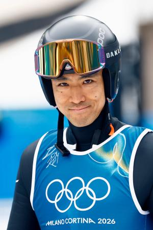 　公式練習を終えた渡部暁斗＝プレダッツォ（共同）