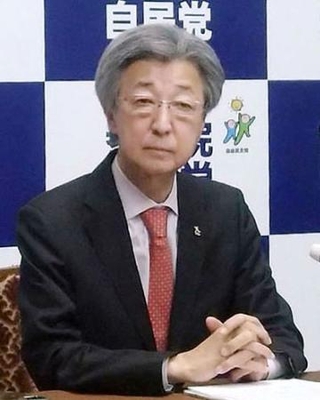 　記者会見する自民党の石井参院幹事長＝１７日午後、国会