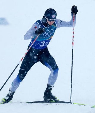 　男子団体スプリント　後半距離で力走する山本涼太＝テーゼロ（共同）