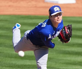 　エンゼルス戦に先発し、１回２／３を３安打２失点、３三振だったドジャース・山本＝テンピ（共同）