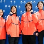 　イタリア・ミラノのマルペンサ空港に到着したノルディックスキー・ジャンプの日本勢。左から高梨沙羅、丸山希、二階堂蓮、小林陵侑＝２日（共同）