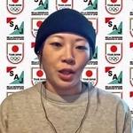 　オンラインで取材に応じる冨田せな＝２日（共同）