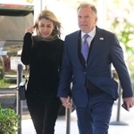 　１日、米フロリダ州パームビーチに到着したウィットコフ特使（右）（ＡＰ＝共同）