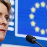 　ブリュッセルで記者会見するＥＵのフォンデアライエン欧州委員長＝１月（ロイター＝共同）