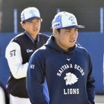 　左ふくらはぎ肉離れと診断された西武・平良。この日は別メニューで調整した＝南郷