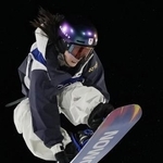 　女子ビッグエア予選　ジャンプする村瀬心椛＝リビーニョ（共同）