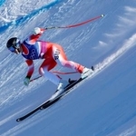 　男子団体複合で金メダルを獲得したスイスＢのフラニョ・フォンアルメンの前半滑降＝ボルミオ（共同）