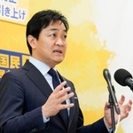 　記者会見する国民民主党の玉木代表＝１０日午前、国会