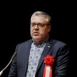 　講演するウクライナのルトビノフ駐日大使＝１１日午後、山口県下松市