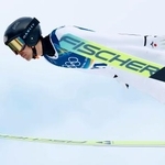 　男子個人ノーマルヒル　渡部暁斗の前半飛躍＝プレダッツォ（共同）