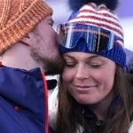 　ボーイフレンドからプロポーズを受けるアルペンスキー女子のジョンソン＝１２日、コルティナダンペッツォ（ＡＰ＝共同）