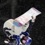 　女子ハーフパイプ決勝　技を決める清水さら＝リビーニョ（共同）