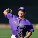 　キャンプインしたロッキーズ・菅野＝スコッツデール（共同）