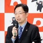 　記者会見する熊本県の木村敬知事＝１３日午前、熊本県庁