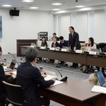 　中長期予報の高度化に向け、気象庁で開かれた専門家検討会の初会合＝１３日午前