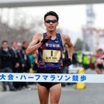 　日本選手権ハーフマラソン競歩男子を１時間２０分３４秒の世界記録で制した山西利和＝六甲アイランド甲南大周辺コース