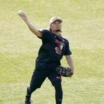 　調整する伊藤＝宮崎