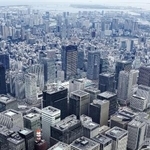 　東京・大手町のビル群＝２０２３年１０月