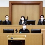 　大津保護司殺害事件の初公判が開かれた大津地裁の法廷＝１７日午前（代表撮影）