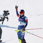 　女子回転で金メダルを獲得したミカエラ・シフリン＝コルティナダンペッツォ（共同）