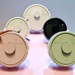 　ルンバの小型新モデル（手前４個）と旧モデル