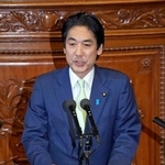 　衆院本会議で経済演説する城内経済財政相＝２０日午後