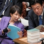 　衆院予算委に臨む高市首相（左）と木原官房長官＝２７日午前