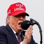 　２７日、米テキサス州のイベントで演説するトランプ氏（ロイター＝共同）