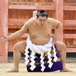 　大相撲春場所を前に奉納土俵入りを披露する横綱豊昇龍＝２月２８日、大阪市の住吉大社