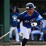 　５回、西武・桑原が中前に勝ち越し打を放つ＝コアラのマーチスタジアム