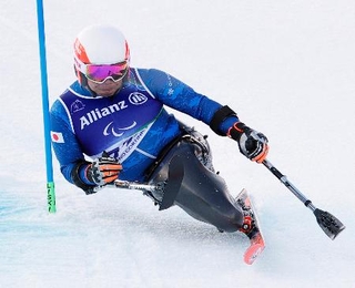 　男子大回転座位　２回目　滑走する鈴木猛史＝コルティナダンペッツォ（共同）