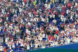 　１３日、ＷＢＣのドミニカ共和国-韓国戦で盛り上がるスタンドのファン＝米マイアミのローンデポ・パーク（共同）