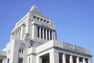 　国会議事堂＝東京・永田町