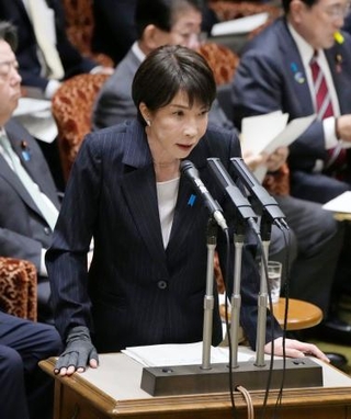 　参院予算委で答弁する高市首相＝１６日午前