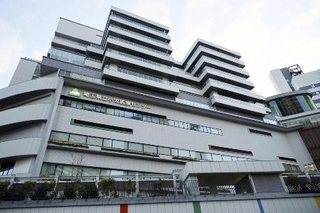 　さいたま市中央区の埼玉県立小児医療センター