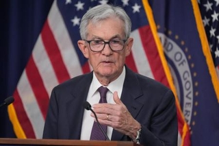 　１８日、記者会見するパウエル米ＦＲＢ議長＝ワシントン（ＡＰ＝共同）