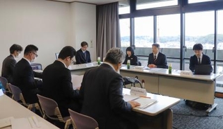 　奈良県立民俗博物館の収蔵スペース不足問題についての検討委員会＝１９日午後、奈良県庁