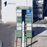 　打ち上げが中止となった小型ロケット「カイロス」３号機＝４日午前１１時９分、和歌山県串本町（共同通信社ヘリから）